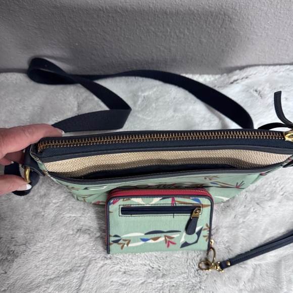 FOSSIL Crossbody and Wallet Set~Excellent like new condition♥️ ($195+$95~new) - Picture 12 of 12
